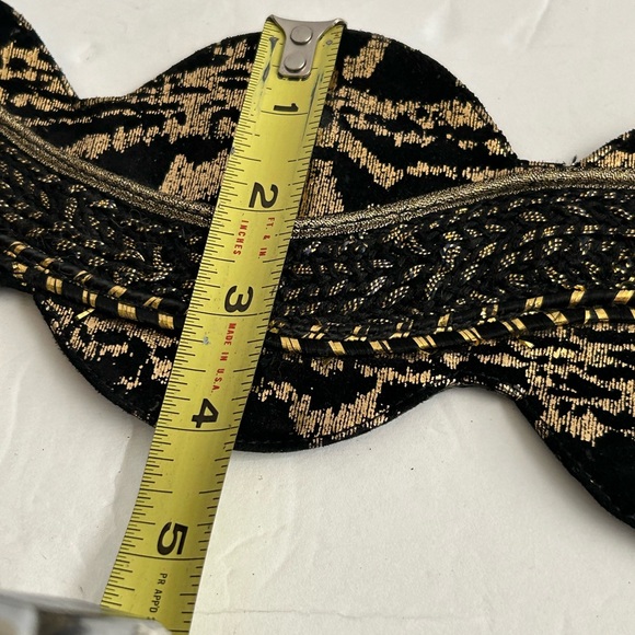 Lisandro Sarasola designer dress  belt metallic gold on black
Hook closure - Picture 5 of 10